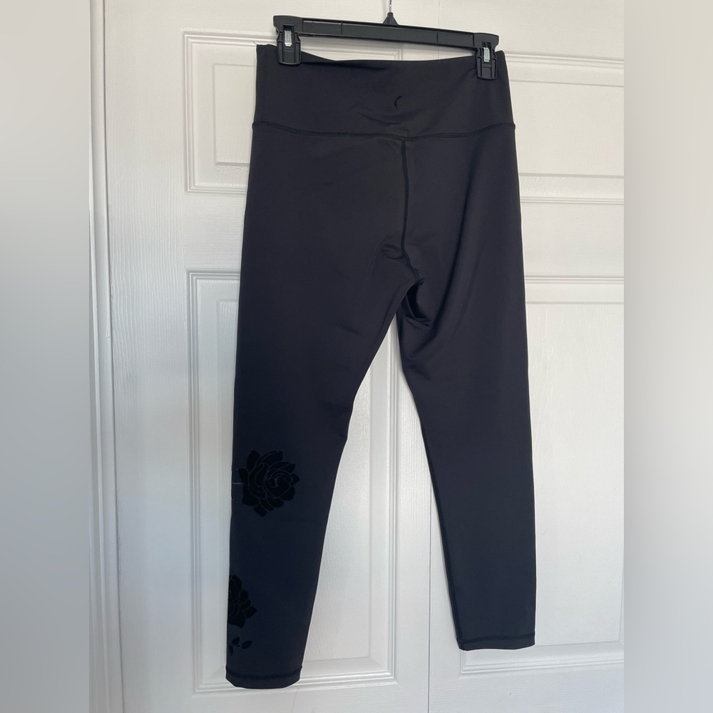 Zyia velvet floral leggings